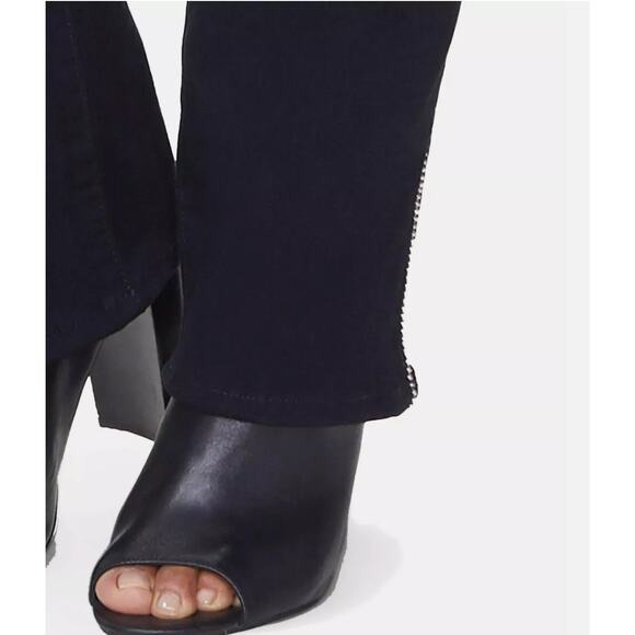 NYDJ Marilyn Tummy-Control Zipper Embellished Straight-Leg Jeans SIze 0 NWT - Picture 8 of 15